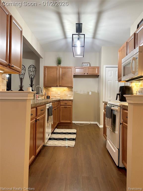 46039 Rhodes Drive, 285, Macomb, MI 48044 — Photo 9