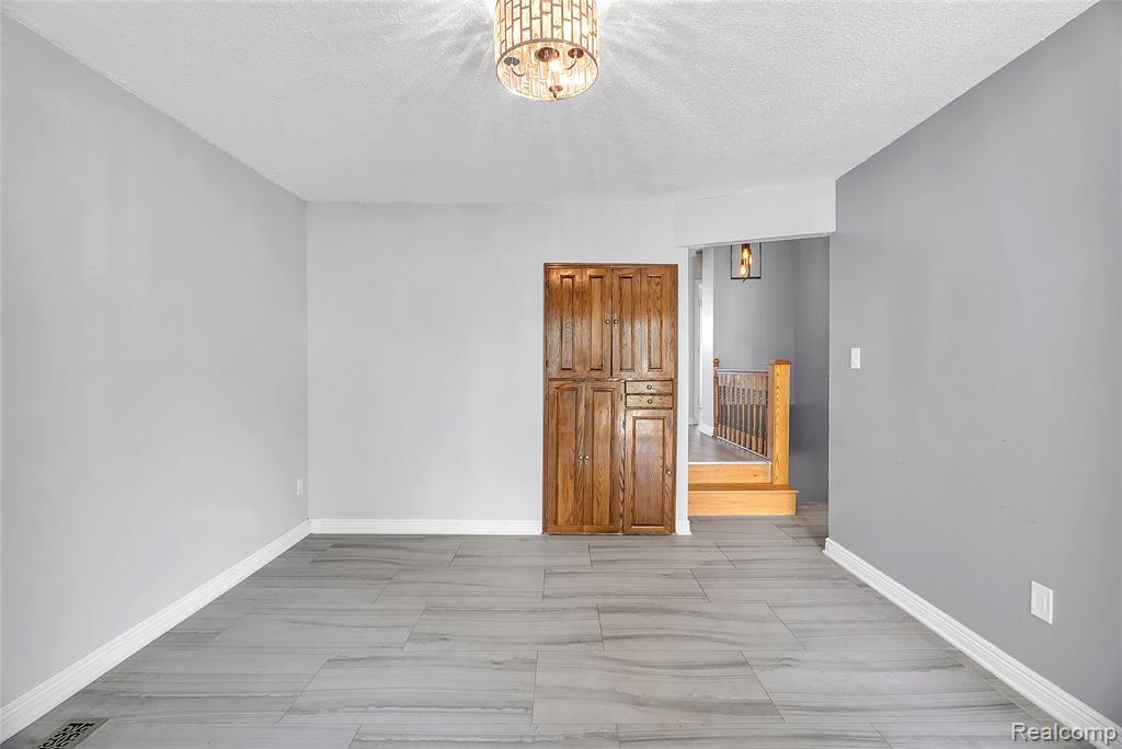 4517 Culver Street, Dearborn Heights, MI 48125 — Photo 11