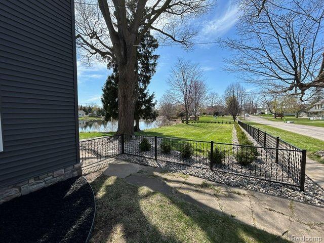 412 E ELLEN Street, Fenton, MI 48430 — Photo 8