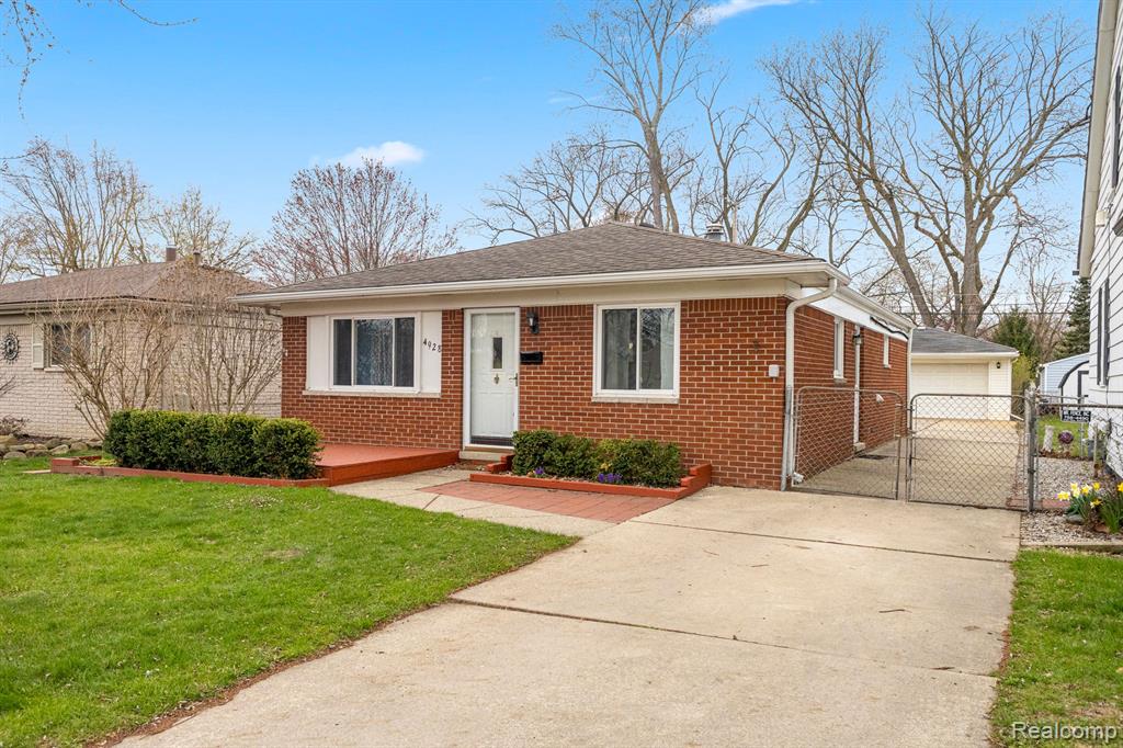 4928 RAYMOND Avenue, Dearborn Heights, MI 48125 — Photo 3