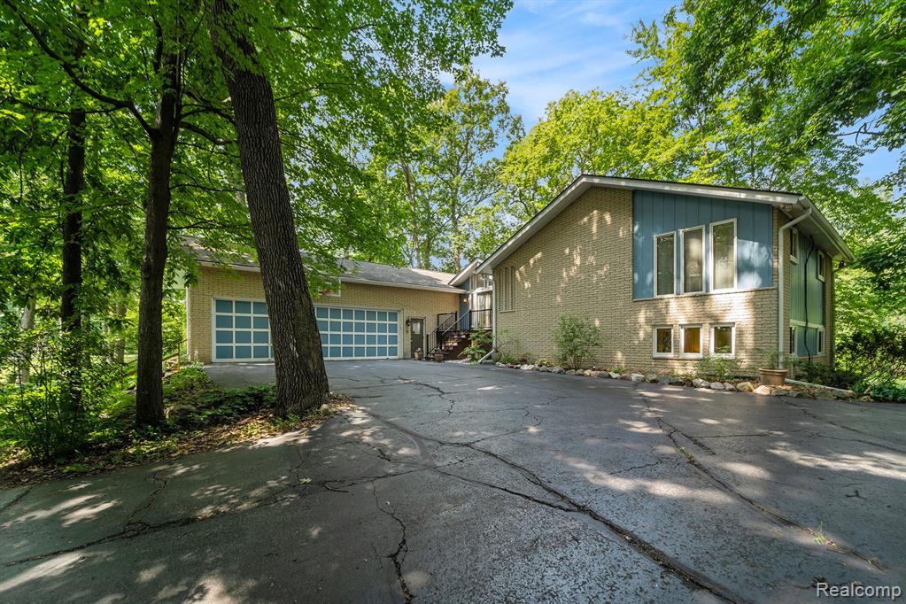 4729 Curtis Lane, Clarkston, MI — Photo 2