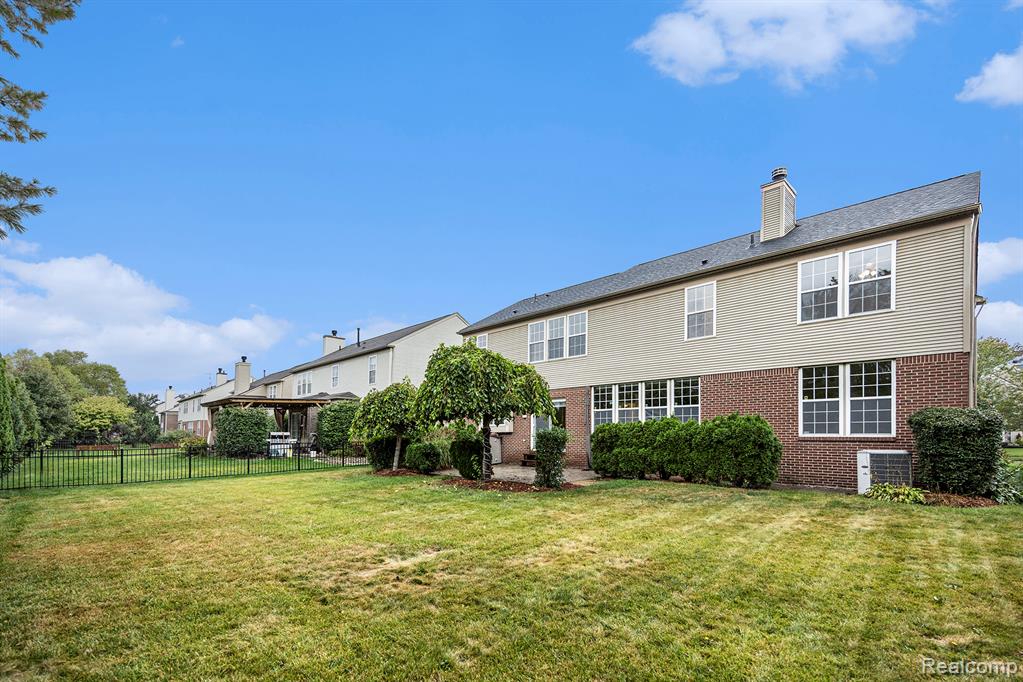 49620 Dunhill Drive, Macomb, MI 48044 — Photo 40