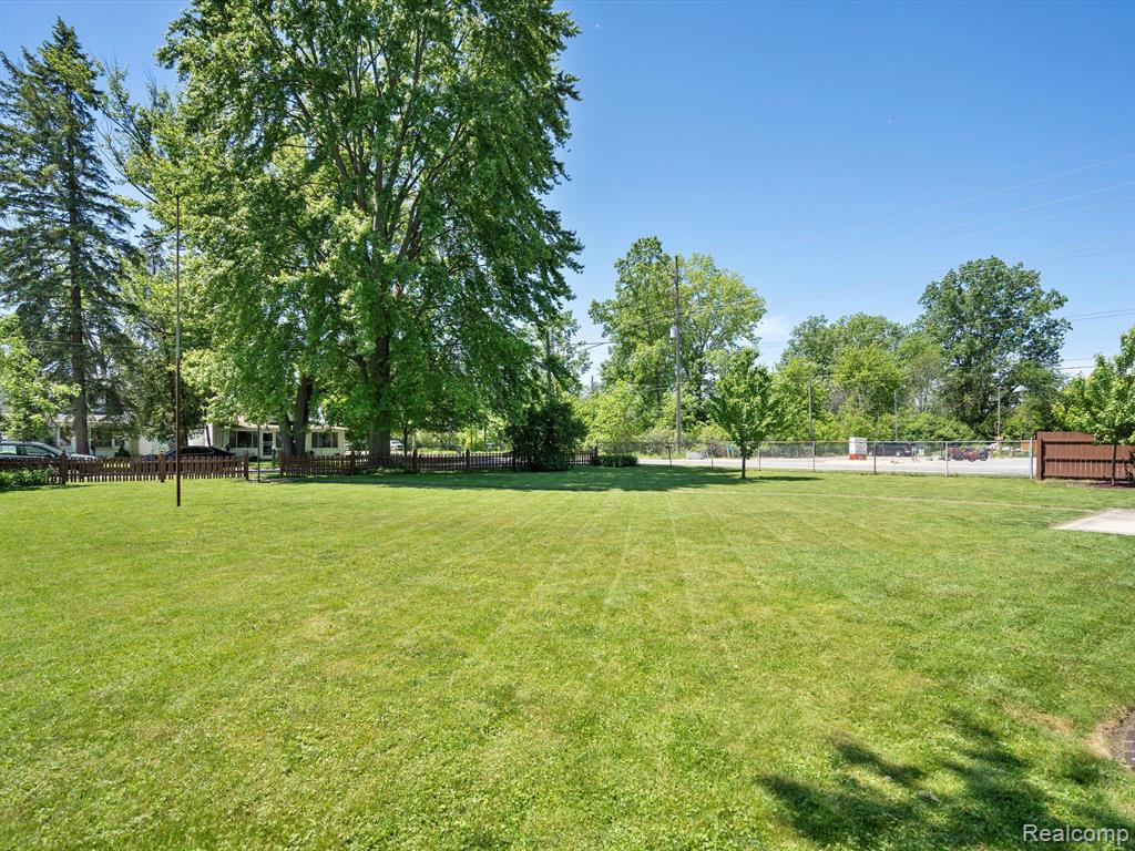 488 Little Avenue, Cottrellville, MI — Photo 3