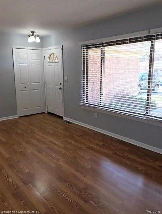 44040 N UMBERLAND Circle, Canton, MI 48187 — Photo 5