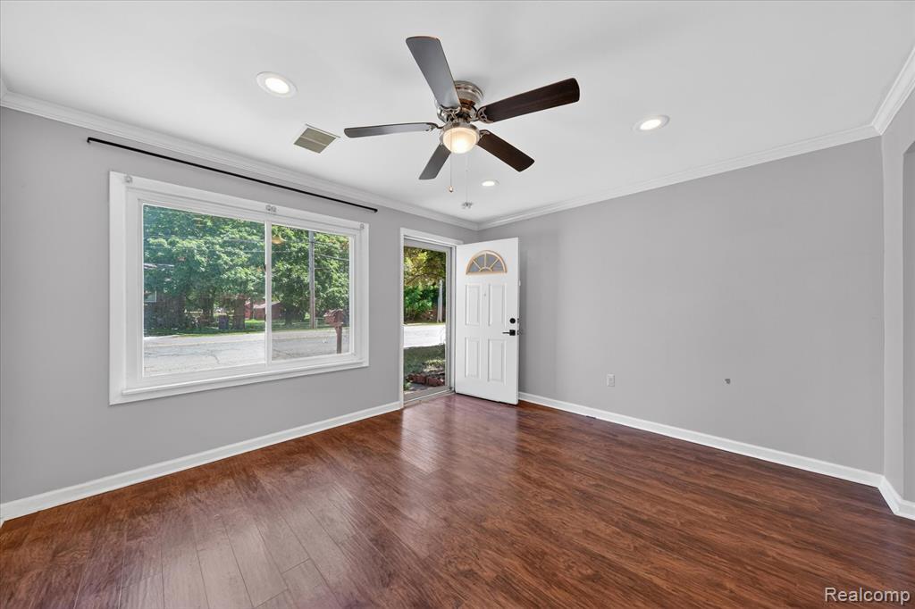 401 W Liberty Street, South Lyon, MI 48178 — Photo 5
