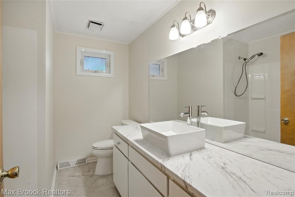 3084 E Hillcrest Drive, Clyde, MI 48049 — Photo 19