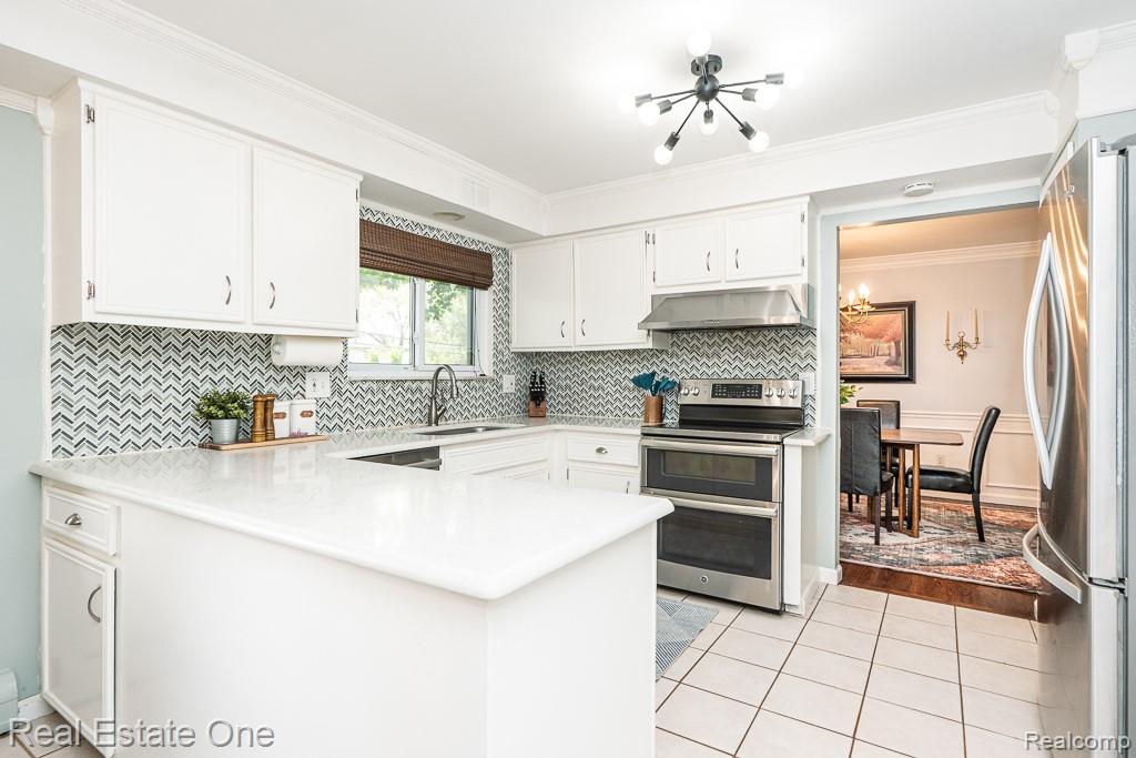 4203 Sugar Grove Court, Troy, MI 48098 — Photo 16