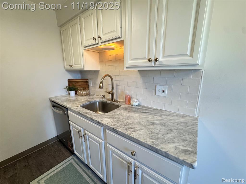 140 Princeton Drive, South Lyon, MI 48178 — Photo 10