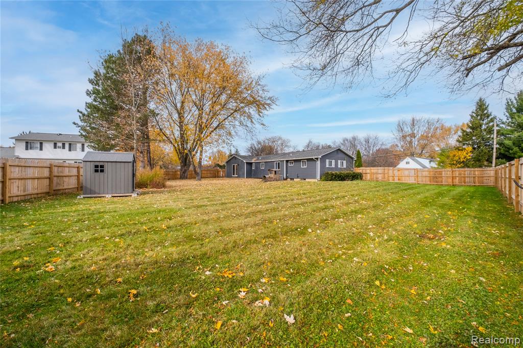 7121 S Fork Drive, Swartz Creek, MI 48473 — Photo 9