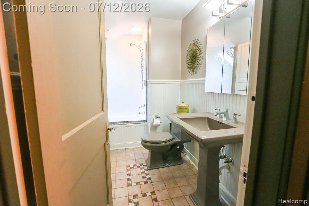 545 Eureka Road, Wyandotte, MI 48192 — Photo 33