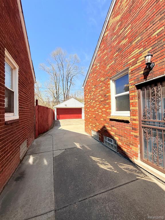 9583 RUTLAND Street, Detroit, MI 48227 — Photo 41