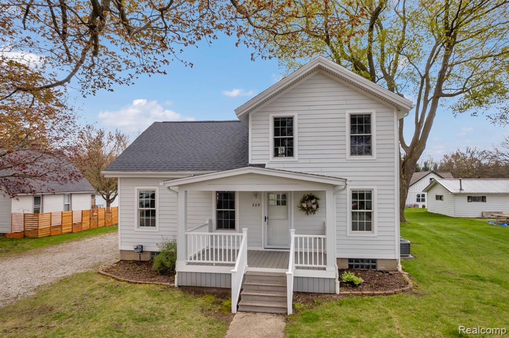 209 S Bristol Street, Almont, MI 48003 — front exterior
