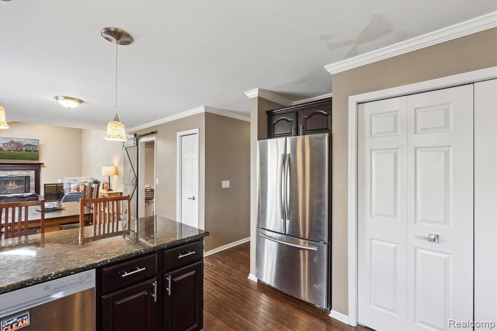 4045 FOREST EDGE Drive, Commerce Twp, MI 48382 — Photo 15