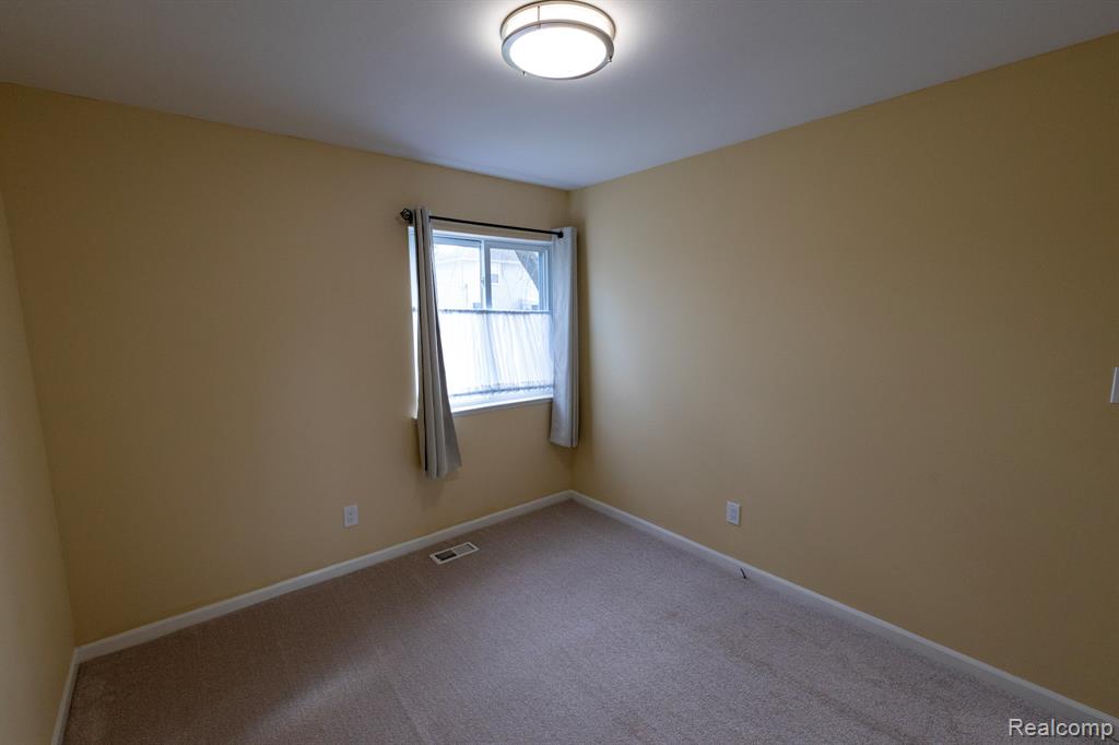 35268 Tilford Street, Rockwood, MI — Photo 19