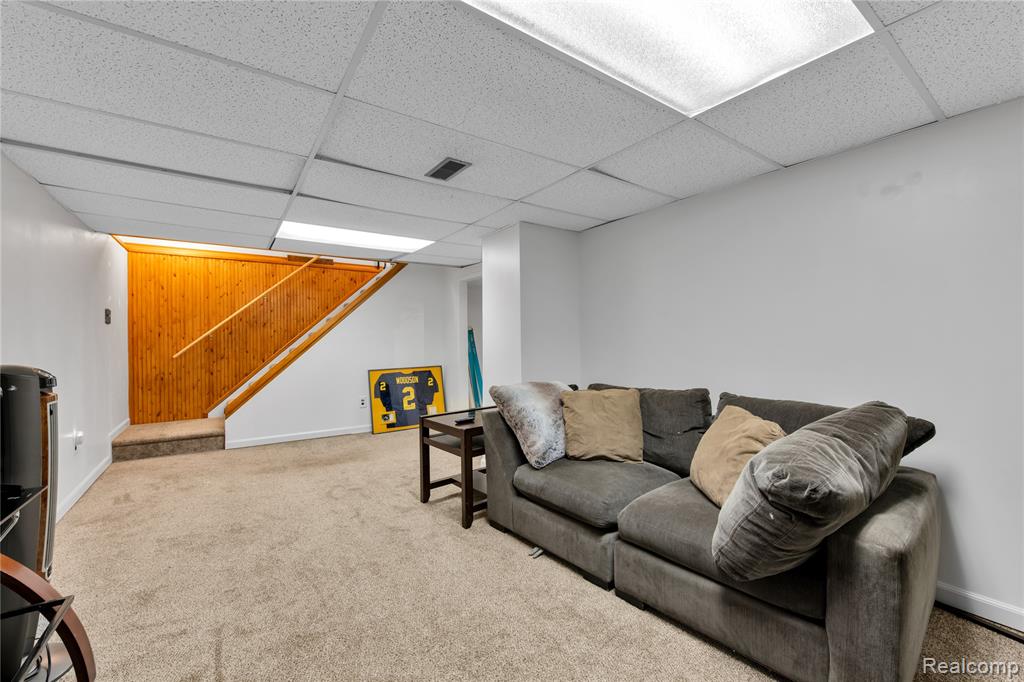 607 Ashburnham Street, Auburn Hills, MI 48326 — Photo 20