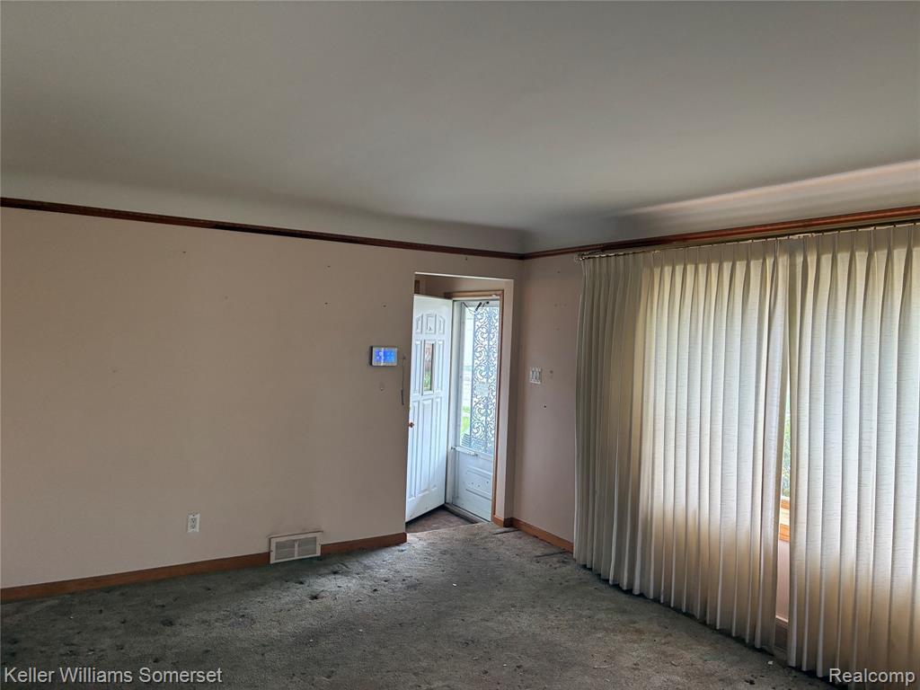 18031 Mott Avenue, Eastpointe, MI 48021 — Photo 32