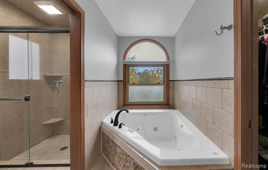 950 Hidden Valley Drive, Lake Orion, MI 48362 — Photo 31