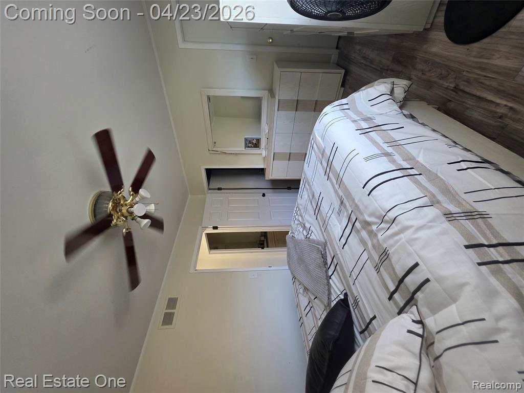 2898 Roundtree Drive, Troy, MI 48083 — Photo 33
