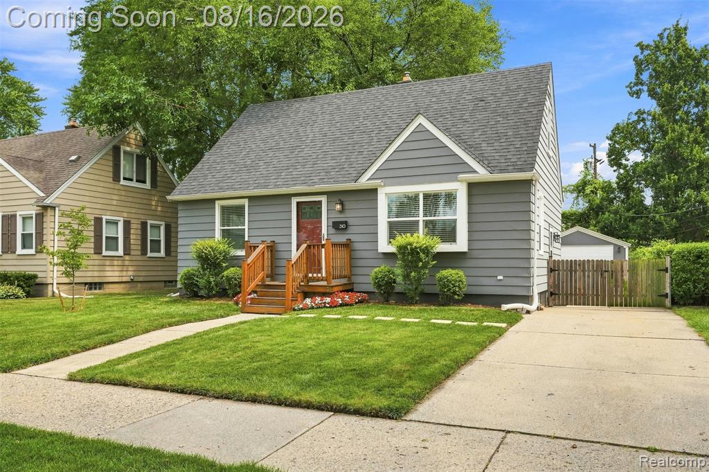 310 N Edgeworth Avenue, Royal Oak, MI 48067