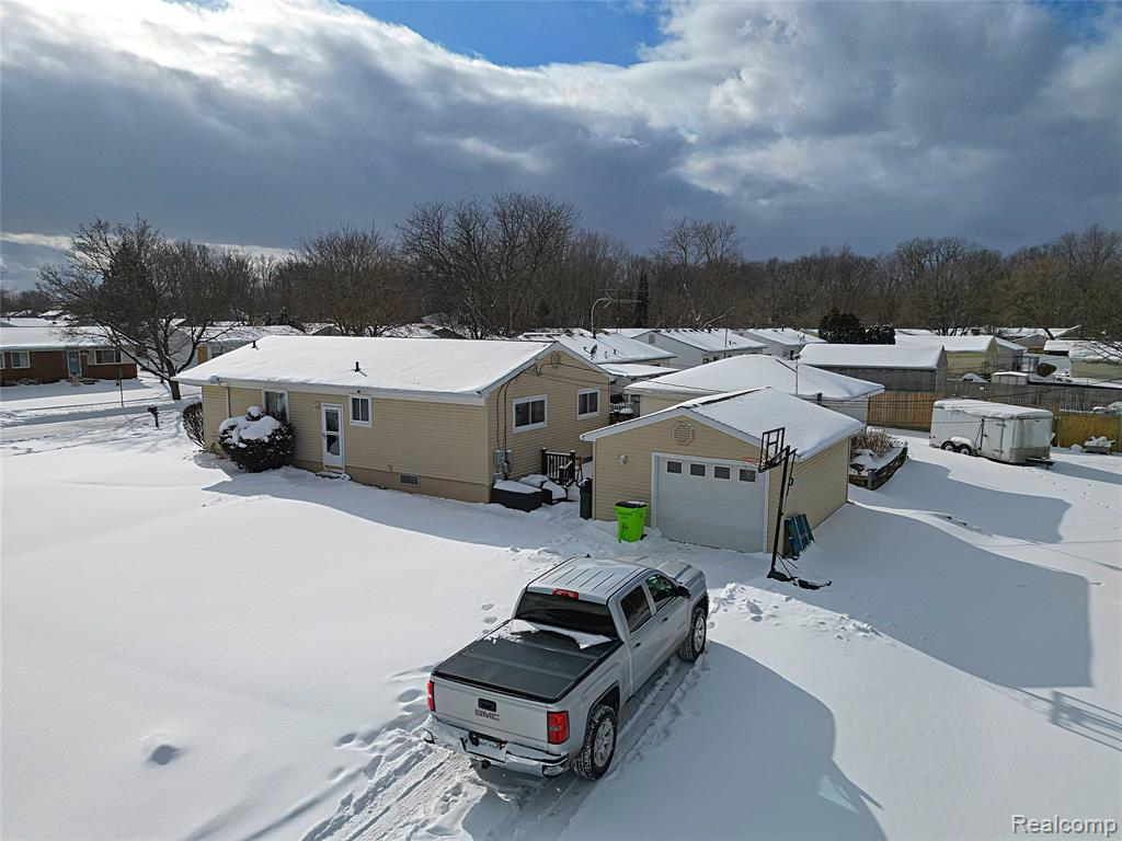 412 Cambridge Avenue, South Lyon, MI 48178 — Photo 3
