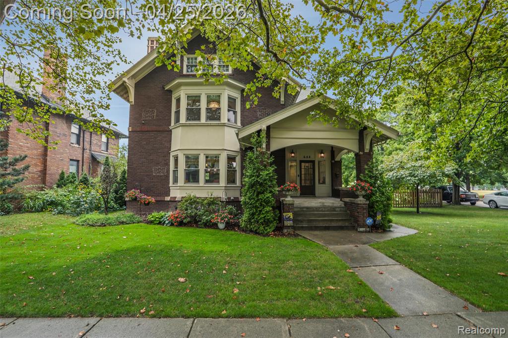 658 Pallister, Detroit, MI 48202 — Photo 3