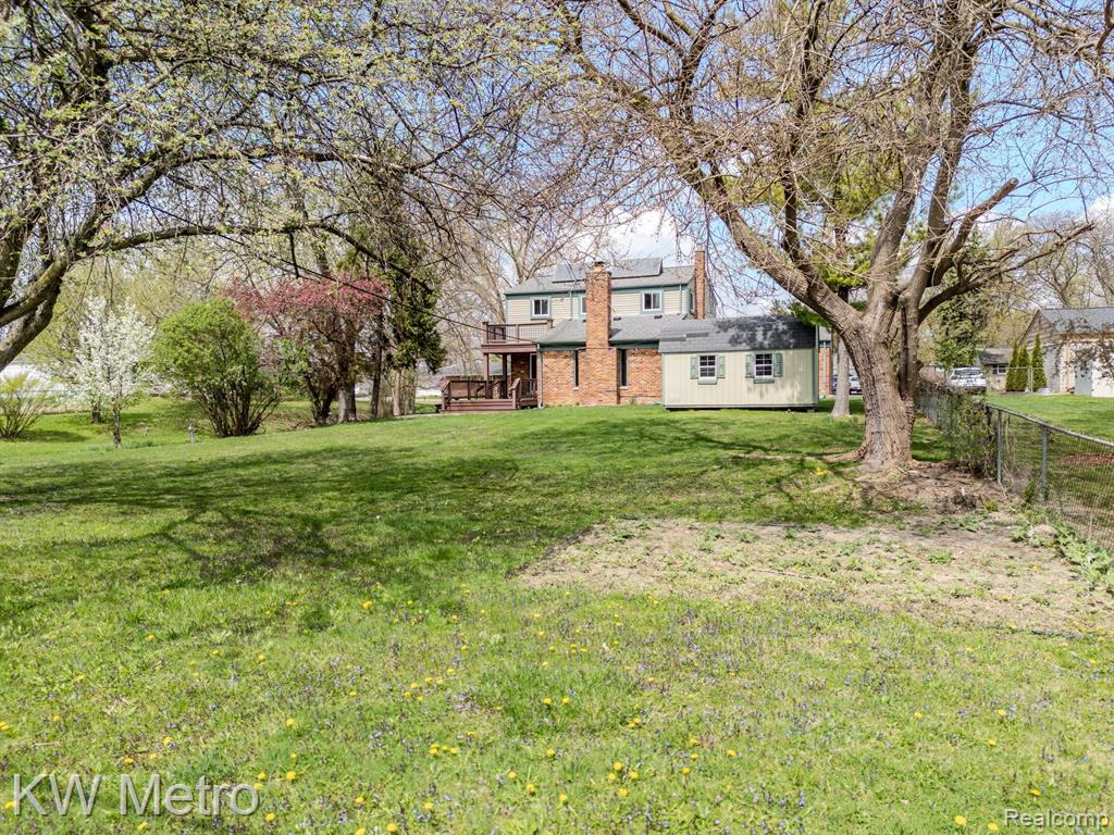 415 LANGE Drive, Troy, MI 48098 — Photo 36