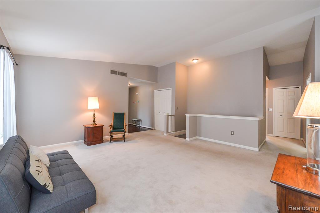 2578 SIGNATURE Circle, Pinckney, MI 48169 — Photo 10