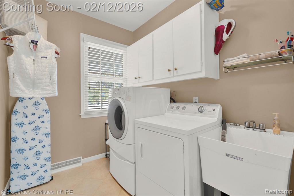 5772 Kingsmill Drive, Bloomfield Hills, MI 48301 — Photo 17