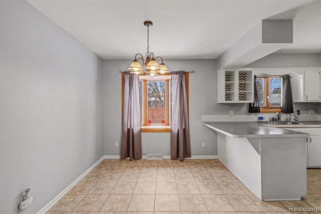 4362 Meadowlark Drive, Grand Blanc, MI 48439 — Photo 6