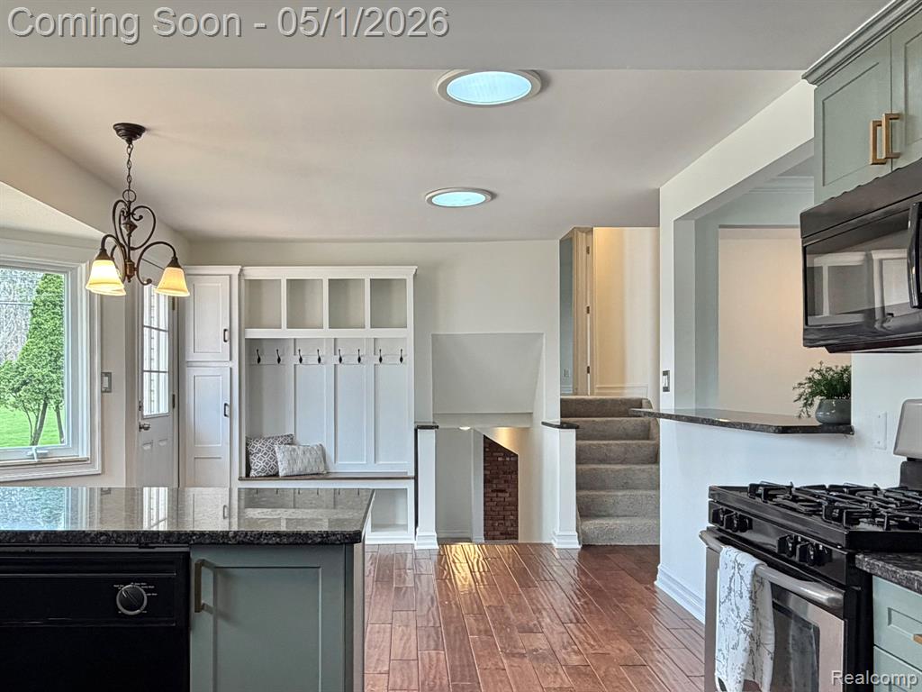 771 Edgewood Drive, Rochester, MI 48306 — Photo 9