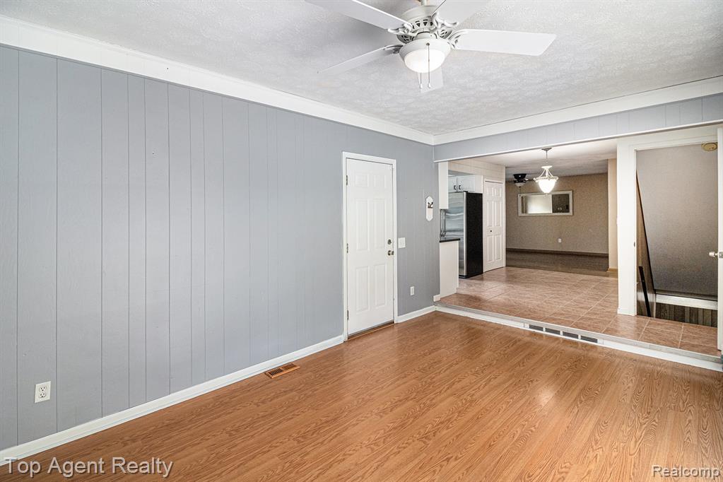 43954 McLean Drive, Sterling Heights, MI 48313 — Photo 13