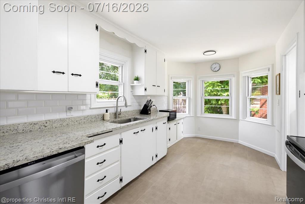 26642 York Road, Huntington Woods, MI — Photo 13