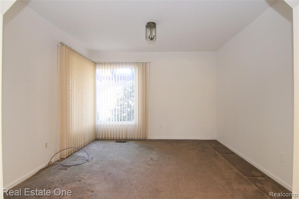 4458 Southmoor Lane, West Bloomfield, MI 48323 — Photo 12