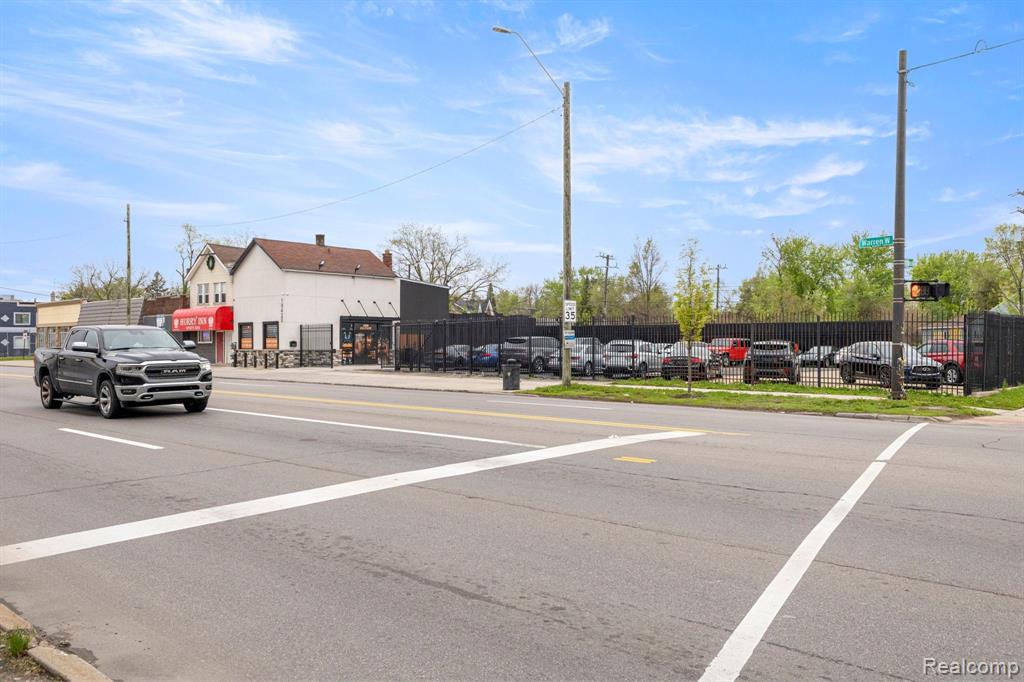 19420 W Warren Avenue, Detroit, MI 48228 — Photo 6