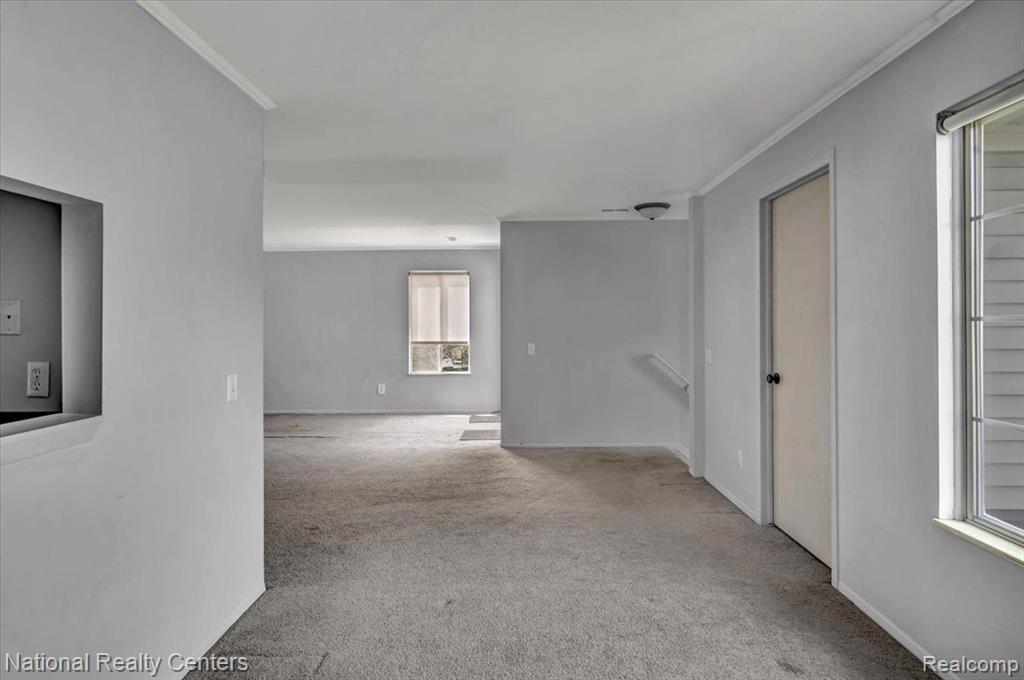 5026 AMHURST, Waterford, MI 48327 — Photo 4
