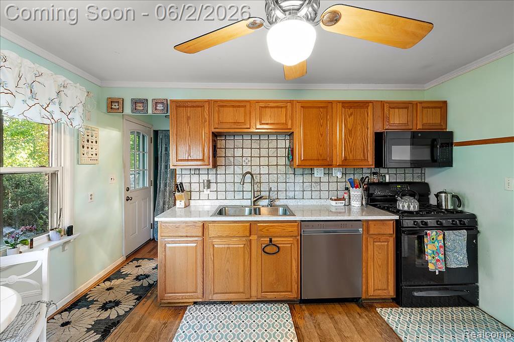 45520 Deshon Street, Utica, MI 48317 — Photo 11