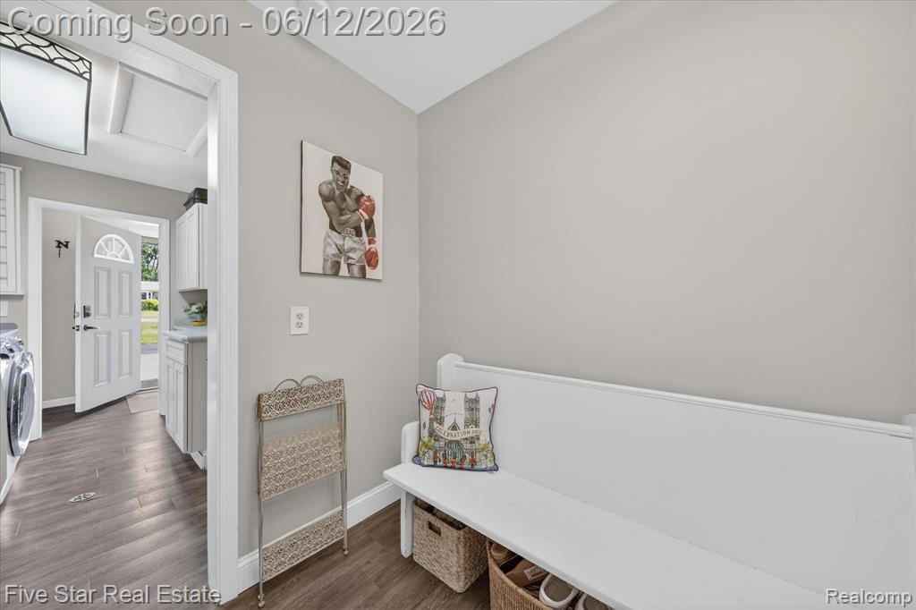 82 E Hurst Drive, Troy, MI 48085 — Photo 22