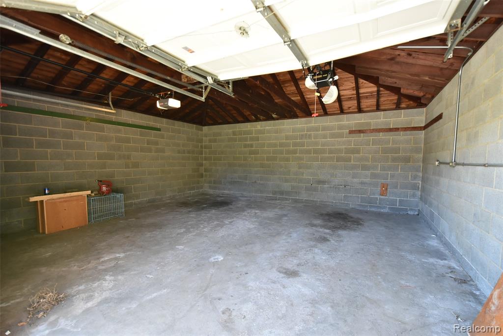 4602 Camden Avenue, Flint, MI 48507 — Photo 8