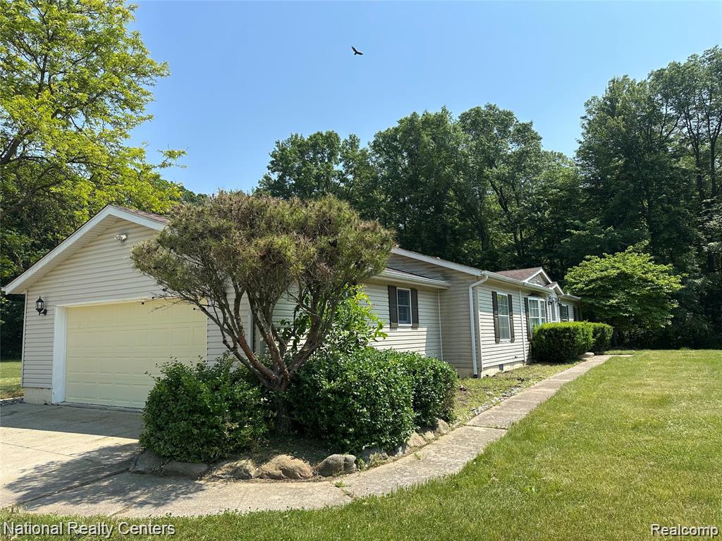 8049 Mckinley Road, Clay, MI 48001 — Photo 20