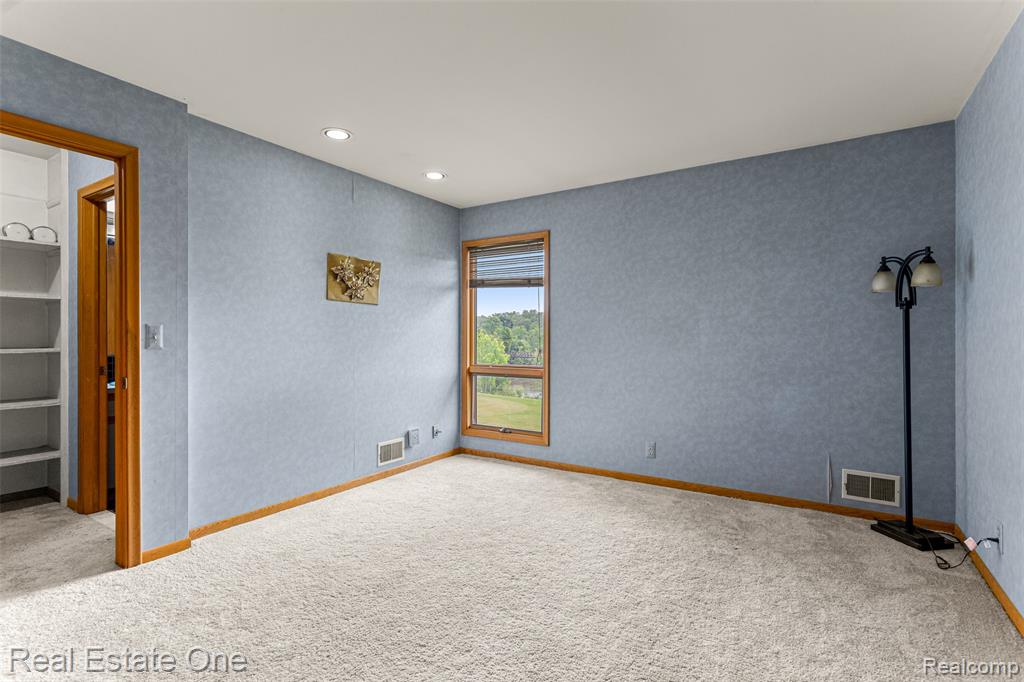 18191 Country Club Circle, Riverview, MI 48193 — Photo 45