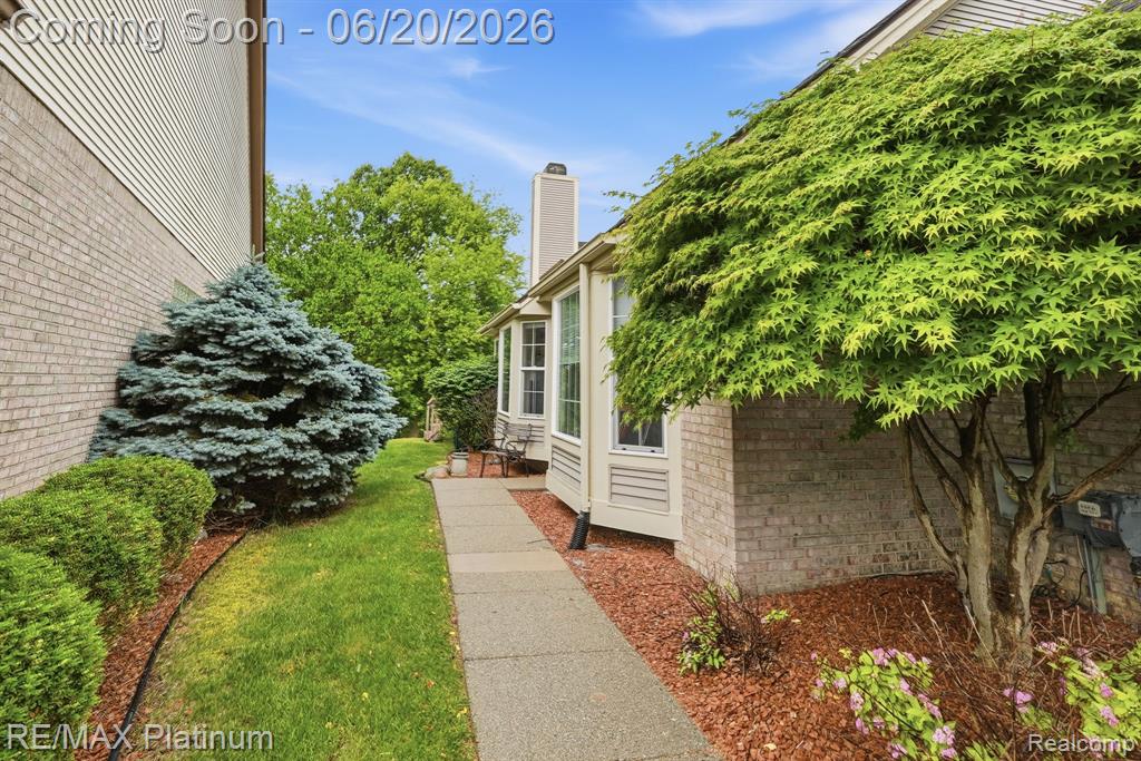 814 Whisperwood Drive, Fenton, MI 48430 — Photo 33