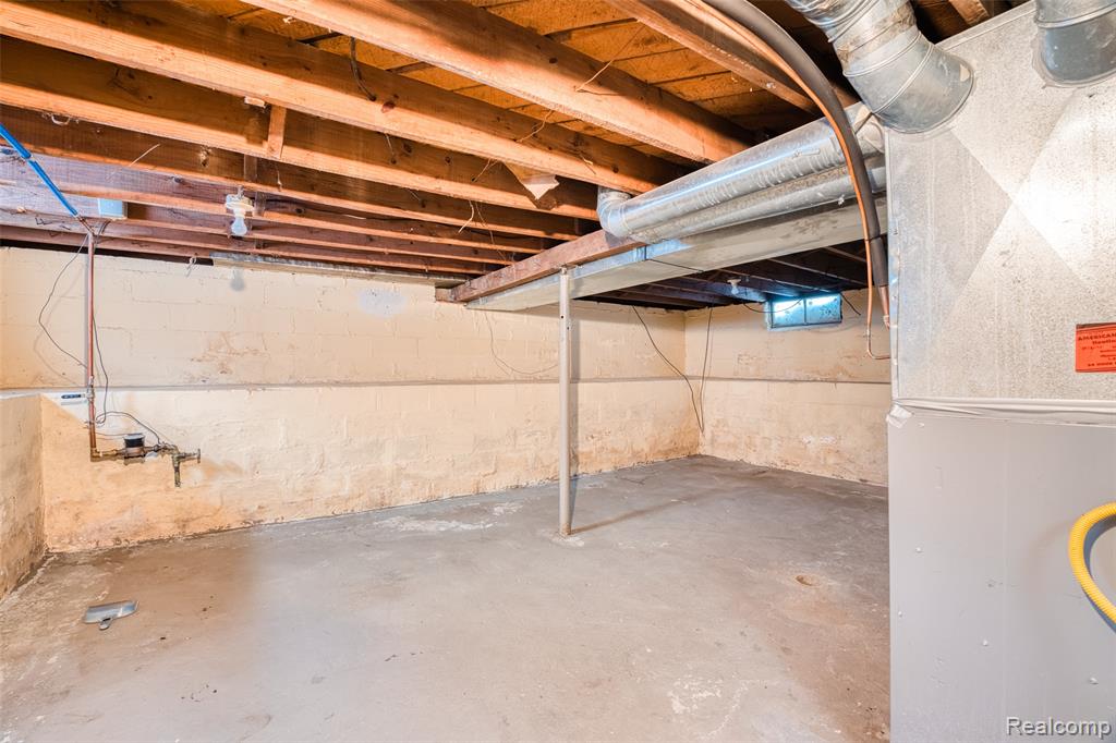 419 W Bernhard Avenue, Hazel Park, MI 48030 — Photo 22