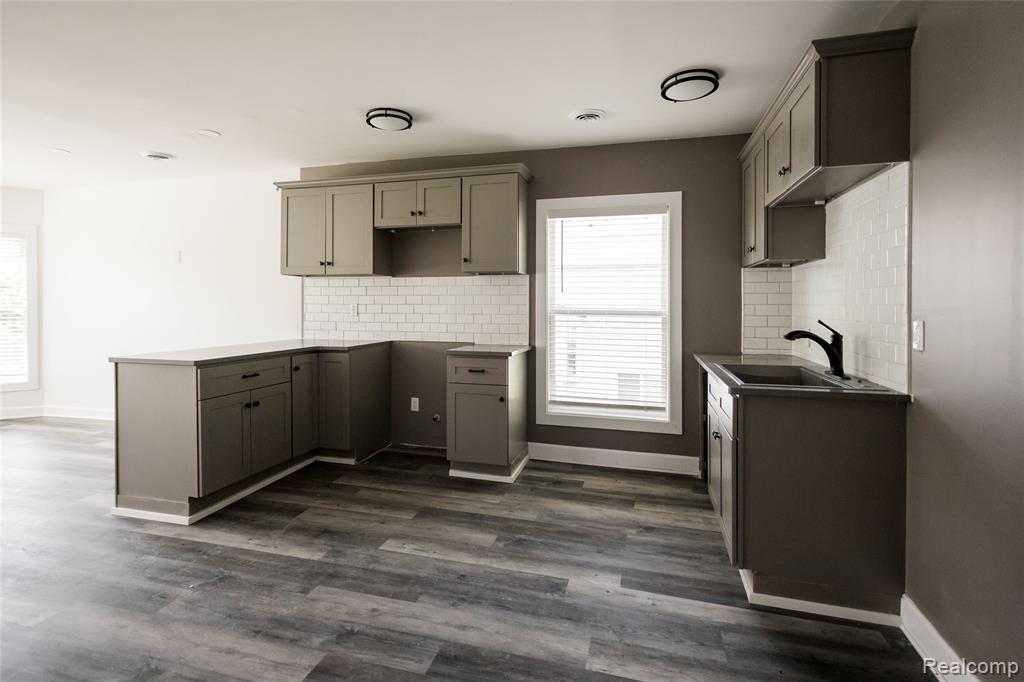 3450 Townsend Street, Detroit, MI 48214 — Photo 13