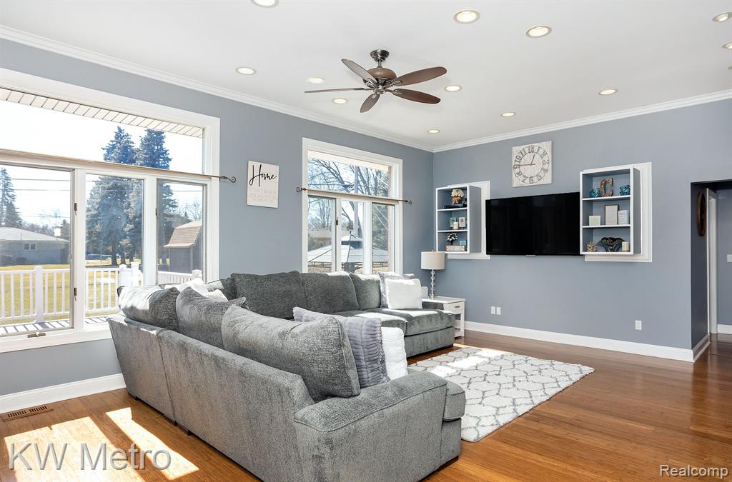 55 BOYKEN Road, Rochester Hills, MI 48307 — Photo 10