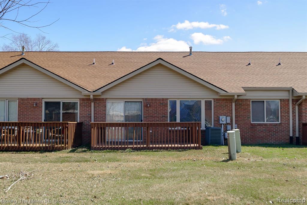 9540 WHEATGRASS Lane, Belleville, MI 48111 — Photo 25