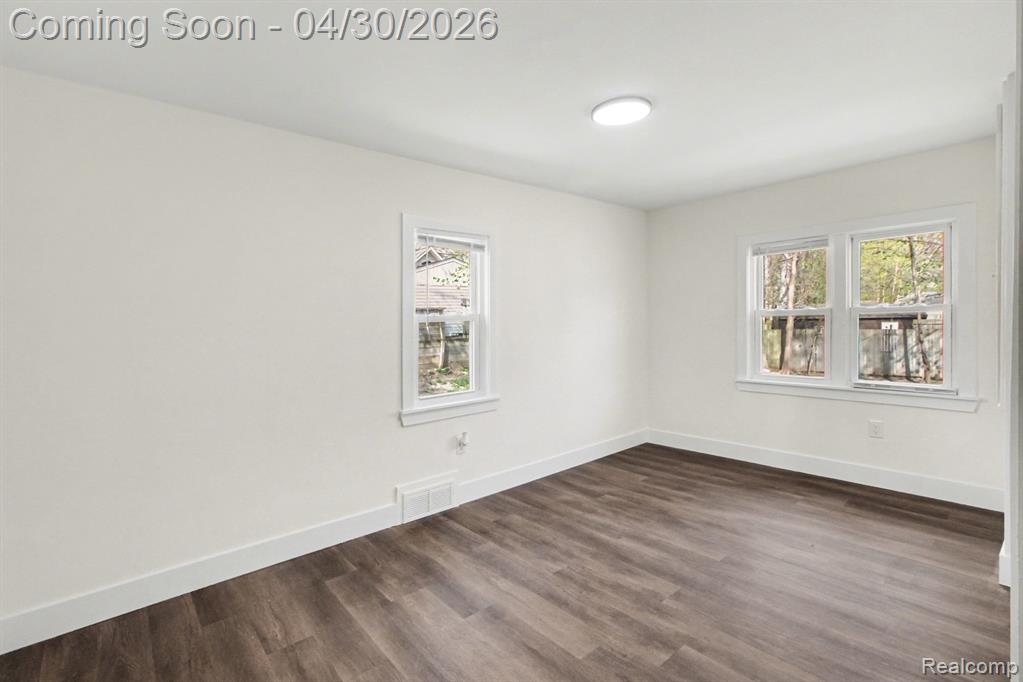 6366 Dellwood Drive, Waterford, MI 48329 — Photo 9