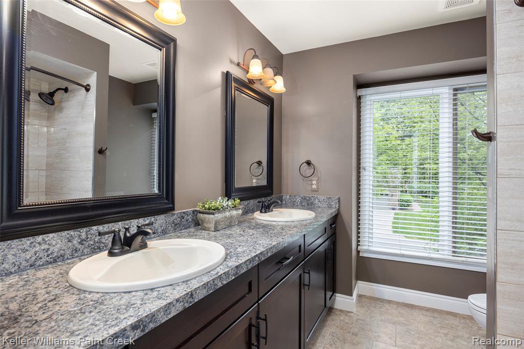 53362 Robinhood Drive, Shelby Twp, MI 48315 — Photo 29