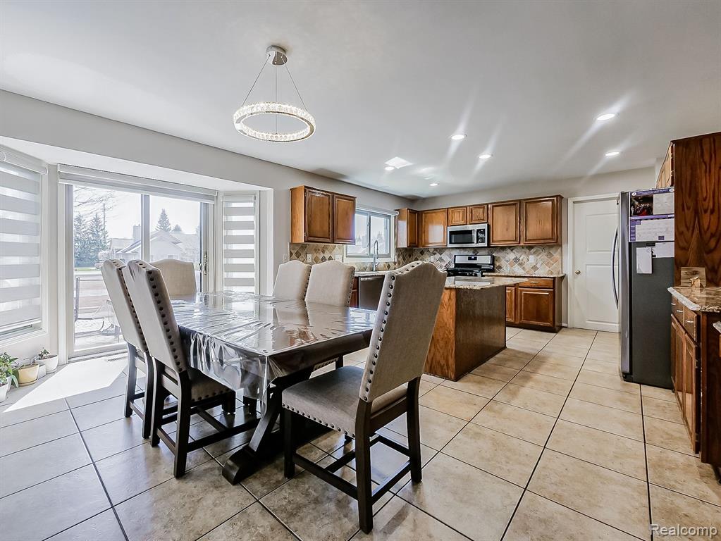 43261 CHARDONNAY Drive, Sterling Heights, MI 48314 — Photo 12