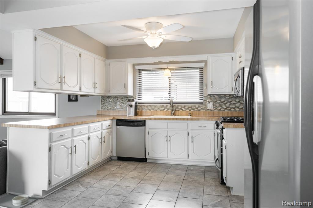 47303 Nola Drive, Macomb, MI 48044 — Photo 10