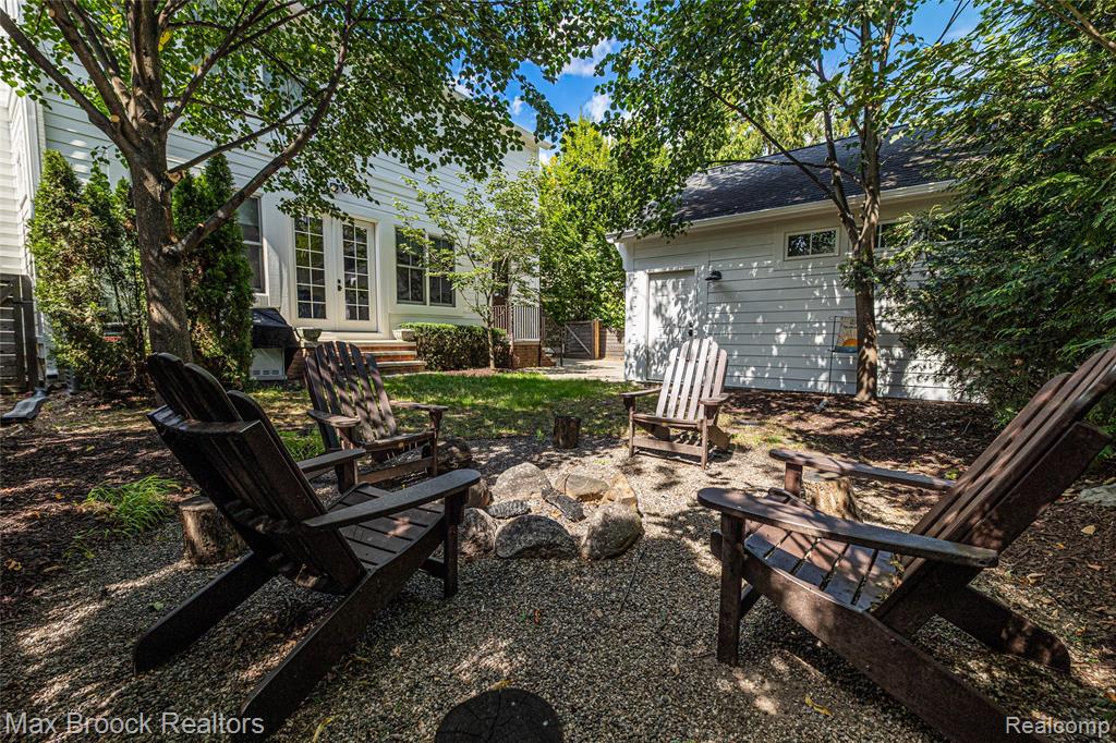 911 S BATES Street, Birmingham, MI 48009 — Photo 28